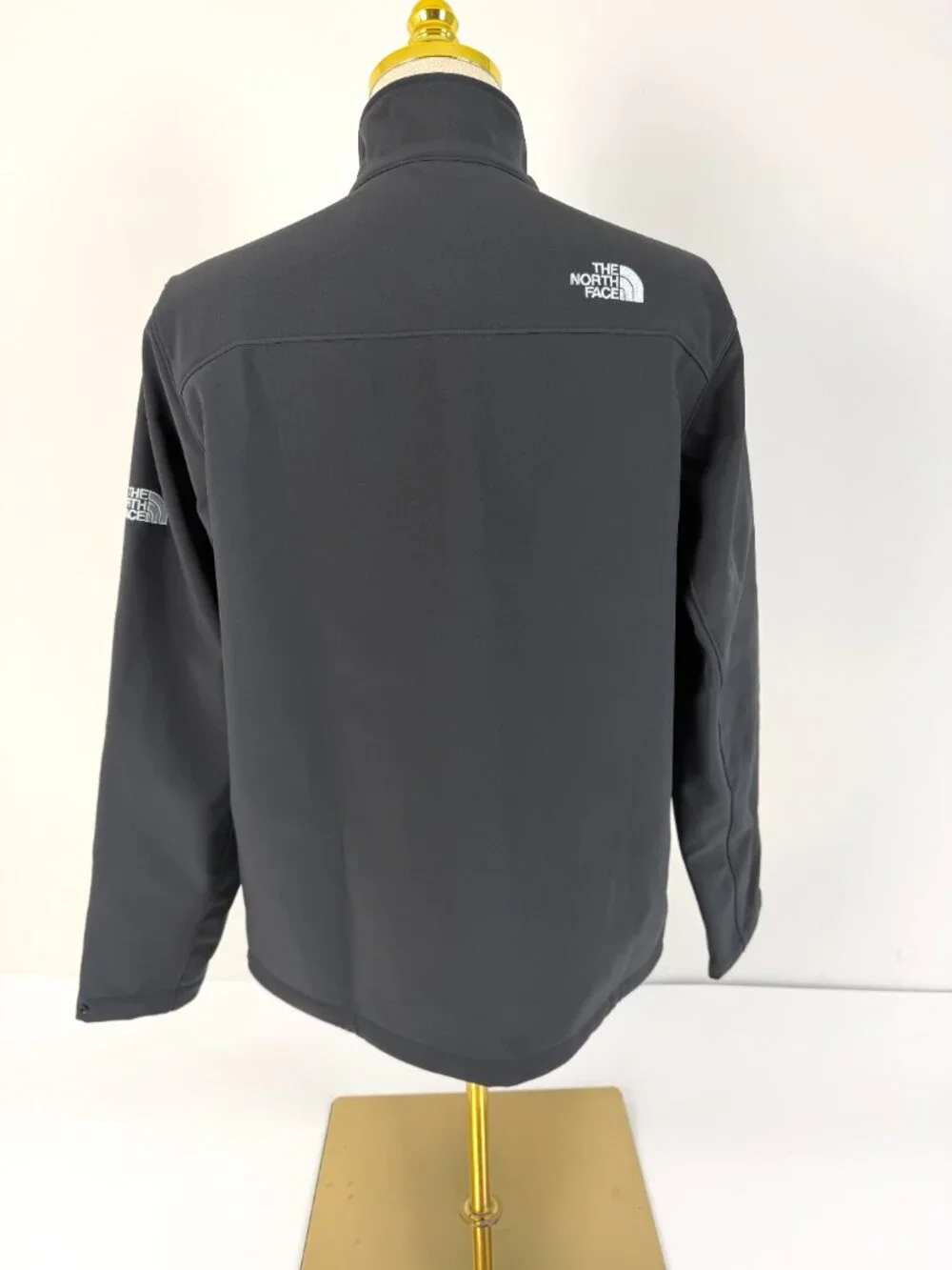 The North Face Men's Black Softshell Jacket M Regular Full Zip Zipped Pockets